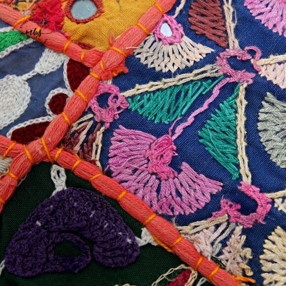 NWT Jogruti Embroidered Patchword Crossbody Bag - Picture 14 of 14